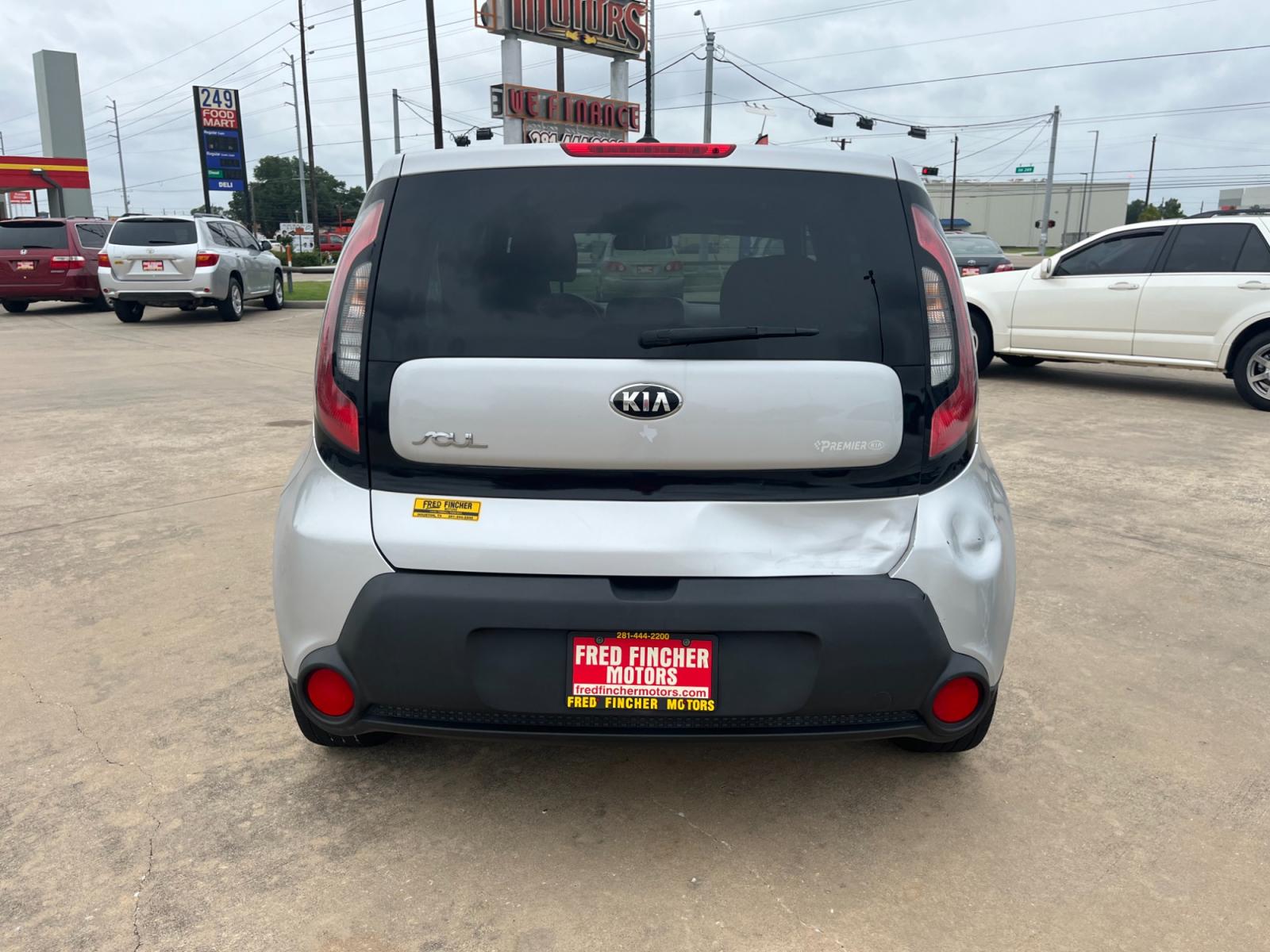 2016 SILVER /black Kia Soul Base 6A (KNDJN2A28G7) with an 1.6L L4 DOHC 16V engine, 6A transmission, located at 14700 Tomball Parkway 249, Houston, TX, 77086, (281) 444-2200, 29.928619, -95.504074 - Photo #5